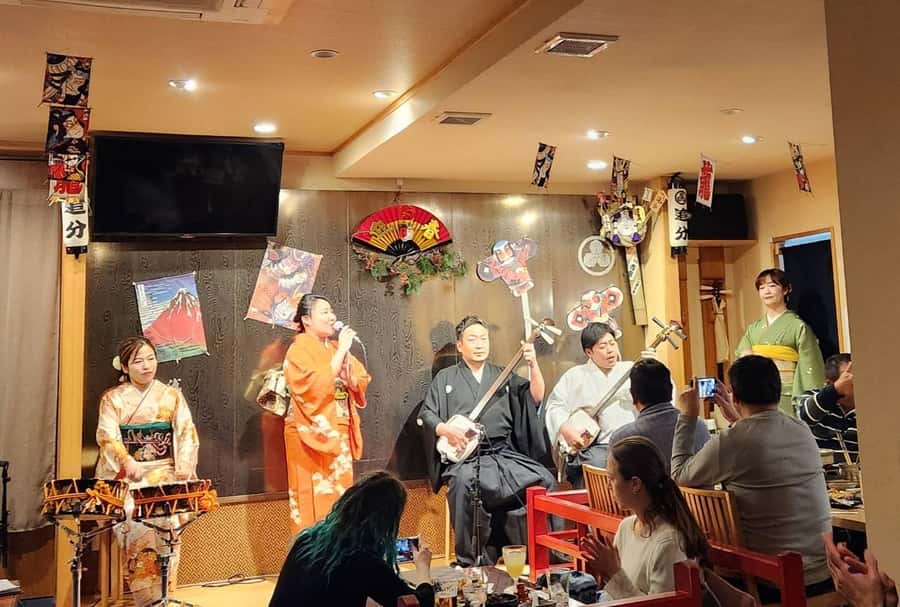 Tokyo: Traditional Asakusa Music Show with Dinner - Key points at a glance