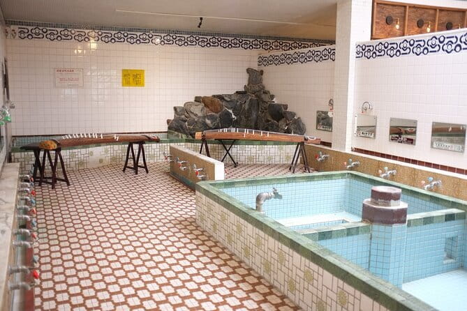 Traditional Concert in Public bath near Kyoto Station - How the koto and shamisen sound in the tiled room
