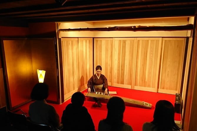 Traditional Japanese Music show & Experience Tour in Kyoto - What to know about the performance style