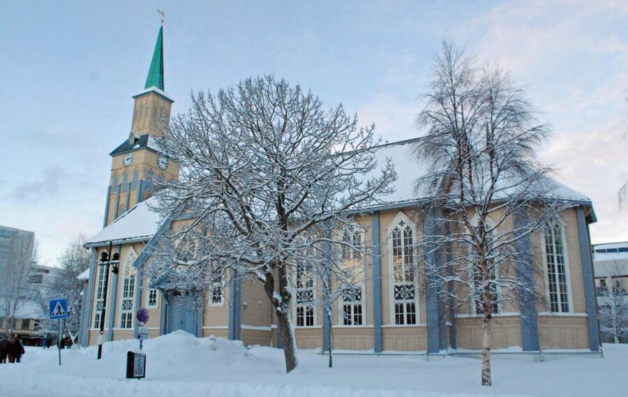 Tromsø: Midnight Concert Ticket at the Tromsø Cathedral - What the 11 PM timing means in practice