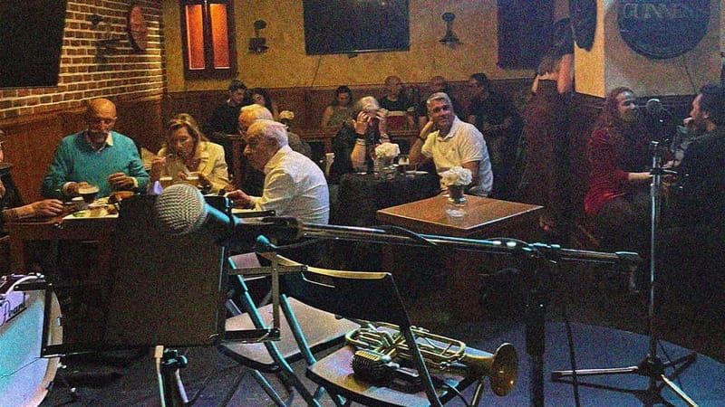 Valencia: NOLA Jazz Sessions - What happens when you arrive at Finnegans of Dublin