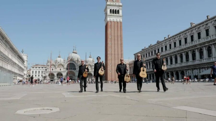 Venice: concert byI MandolinVenice Quartet in St. George's Church. - Why a mandolin concert fits Venice so well