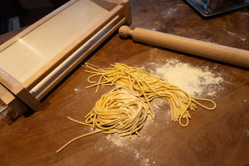 Venice: Cooking Class + Guitar Concert at Chef's Francesco - Making Pasta From Scratch