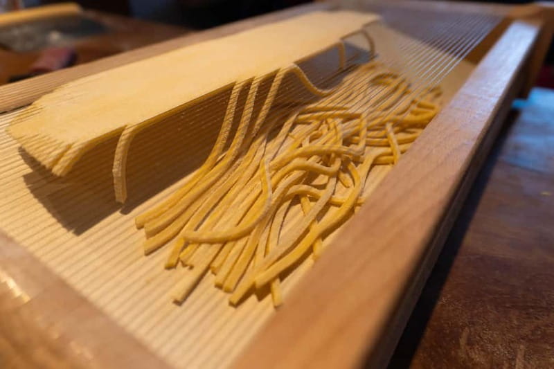 Venice: Cooking Class + Guitar Concert at Chef's Francesco - The Welcome: Wine, Local Bites, and Time to Settle In