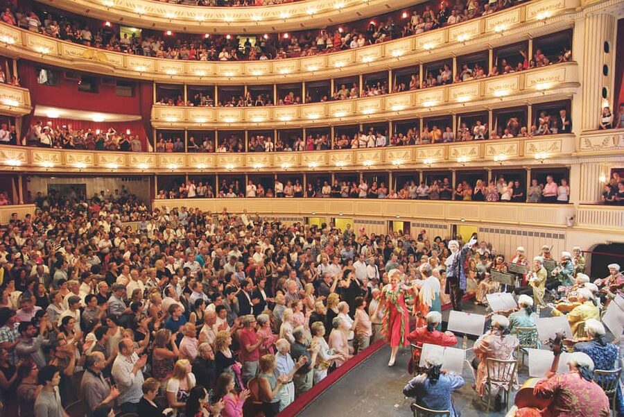 Vienna: Mozart Concert at the Vienna State Opera - Hearing Mozart with opera singers and soloists