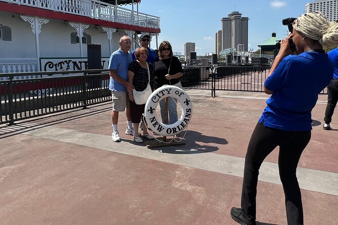 VIP Jazz Dinner Cruise with Private Tour and Open Bar Option - A French Quarter departure with old riverboat atmosphere