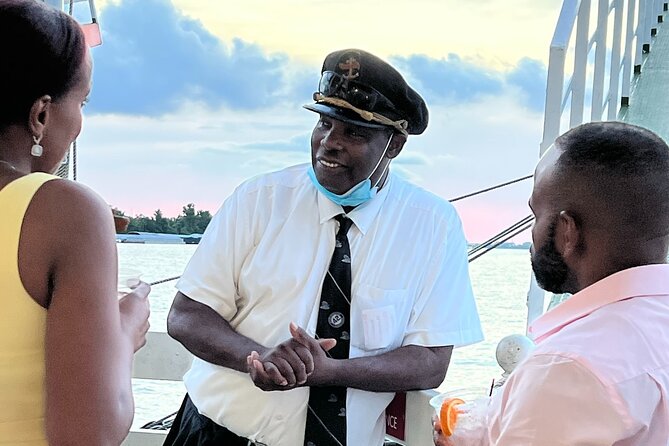 VIP Jazz Dinner Cruise with Private Tour and Open Bar Option - Who should book this New Orleans cruise?
