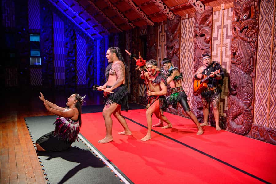 Waitangi: Treaty Grounds Hāngī and Concert Combo Pass - Returning to the café for the buffet