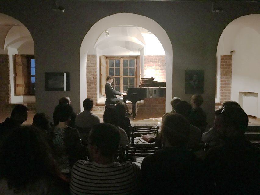 Warsaw: Chopin Concert in the Old Town - Inside the historic townhouse