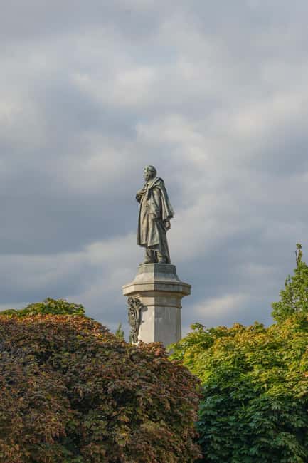 Warsaw: Guided Walking Tour with a Private Chopin Concert - What the four-hour schedule feels like