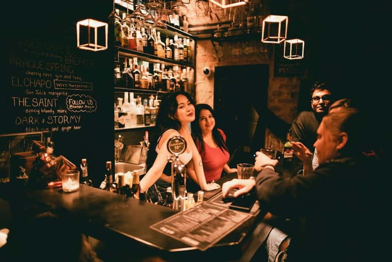 Wednesday Night Live Music with Cocktails - A Wednesday night built around live acoustic music