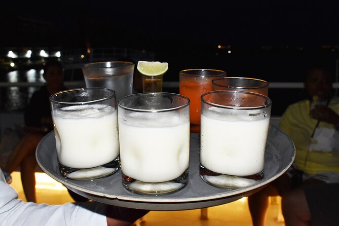 Your Romantic Dinner in Cancun, includes national open bar and live music - The Spanish galleon and seating
