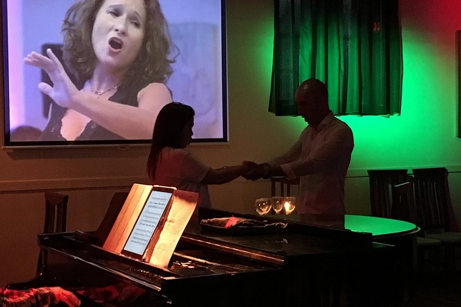 Zarzuela Opera and Dinner at La Castafiore Restaurant in Madrid - Service, atmosphere, and the small-room advantage